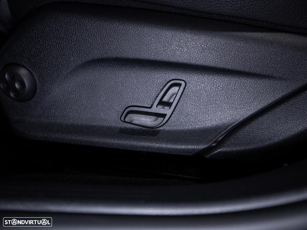 Mercedes-Benz E 300 de AMG Line - 19