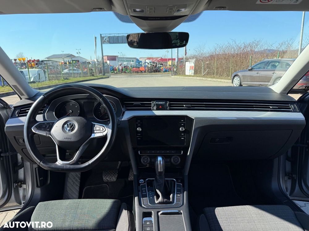 Volkswagen Passat 2.0 TDI DSG Comfortline - 12