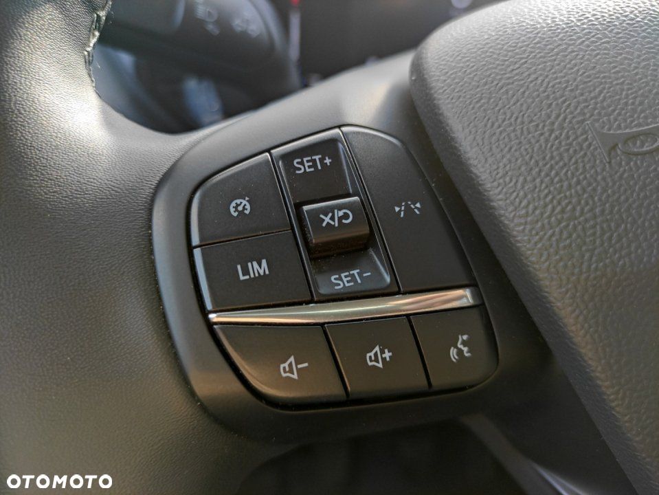 Ford Tourneo Courier - 16