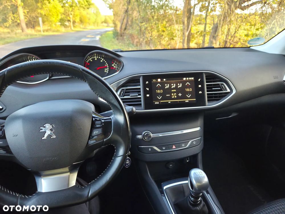 Peugeot 308 2017 photo 5