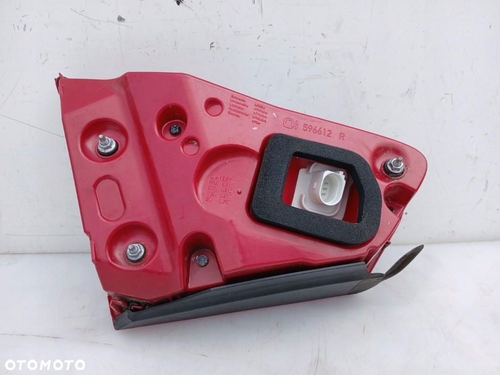 LAMPA TYŁ TYLNA PRAWA Z KLAPY AUDI A8 D4 09-13r. USA 4H0945094A - 2