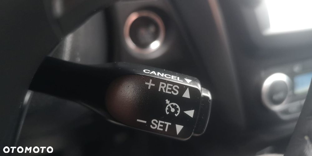 Toyota Avensis 2.0 D-4D Premium - 14