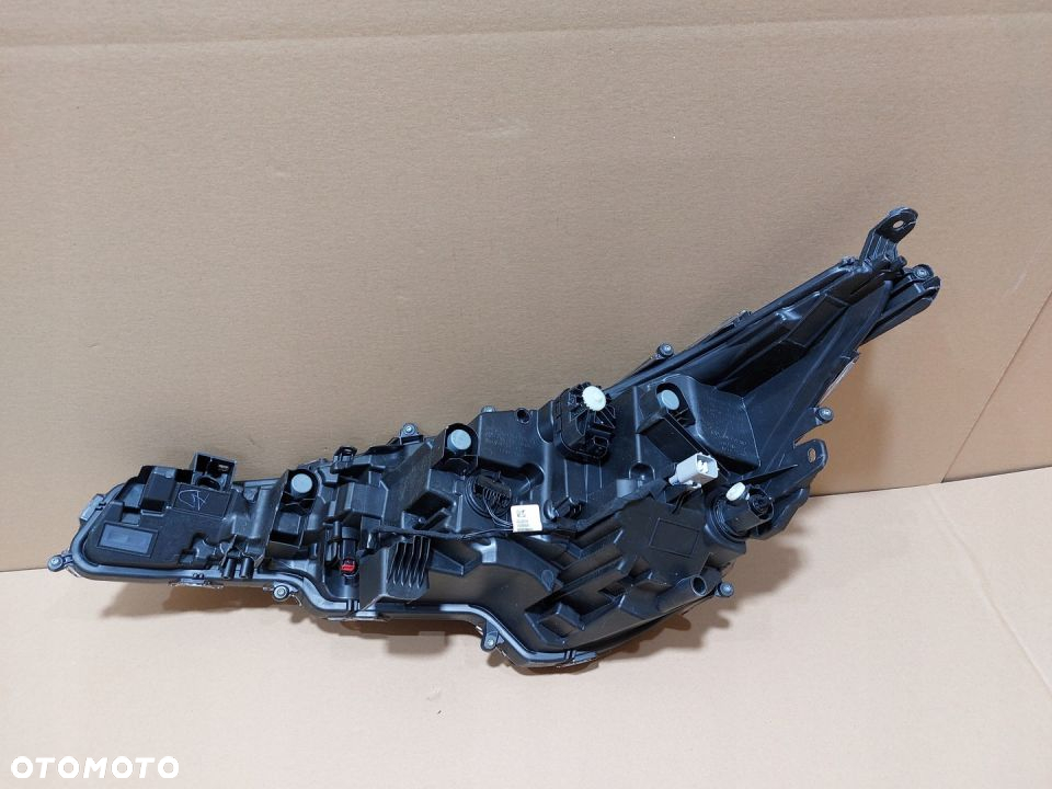 TOYOTA COROLLA E21 FULL LED PRAWY PRAWA 19- - 6