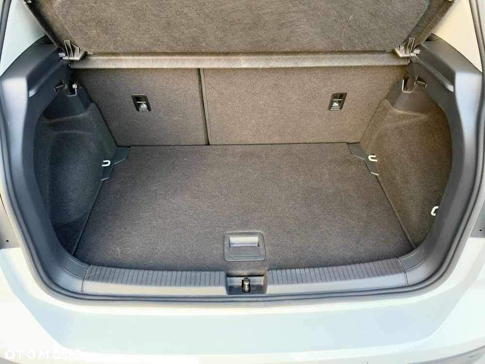 Volkswagen T-Cross - 23