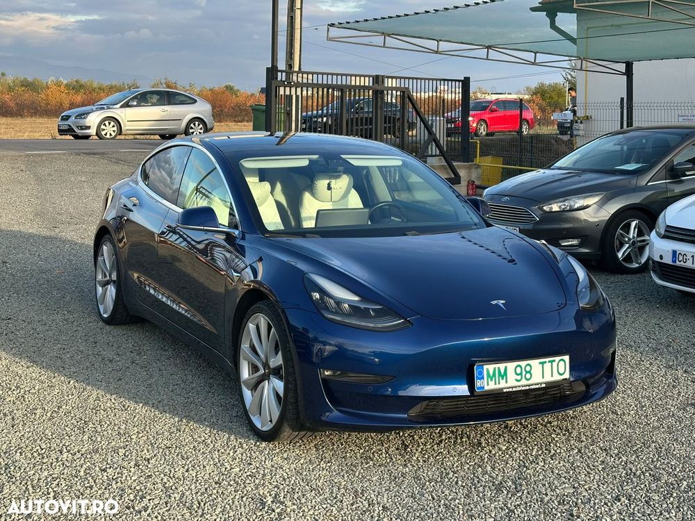 Tesla Model 3 - 2