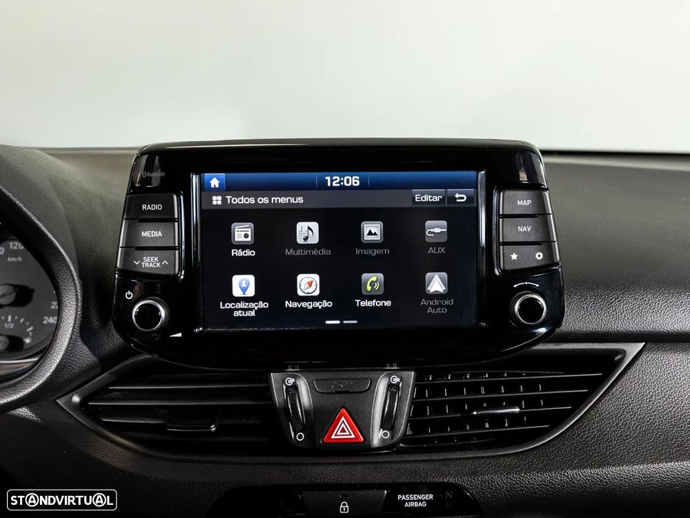 Hyundai i30 1.6 CRDI STyle — fotografia 12