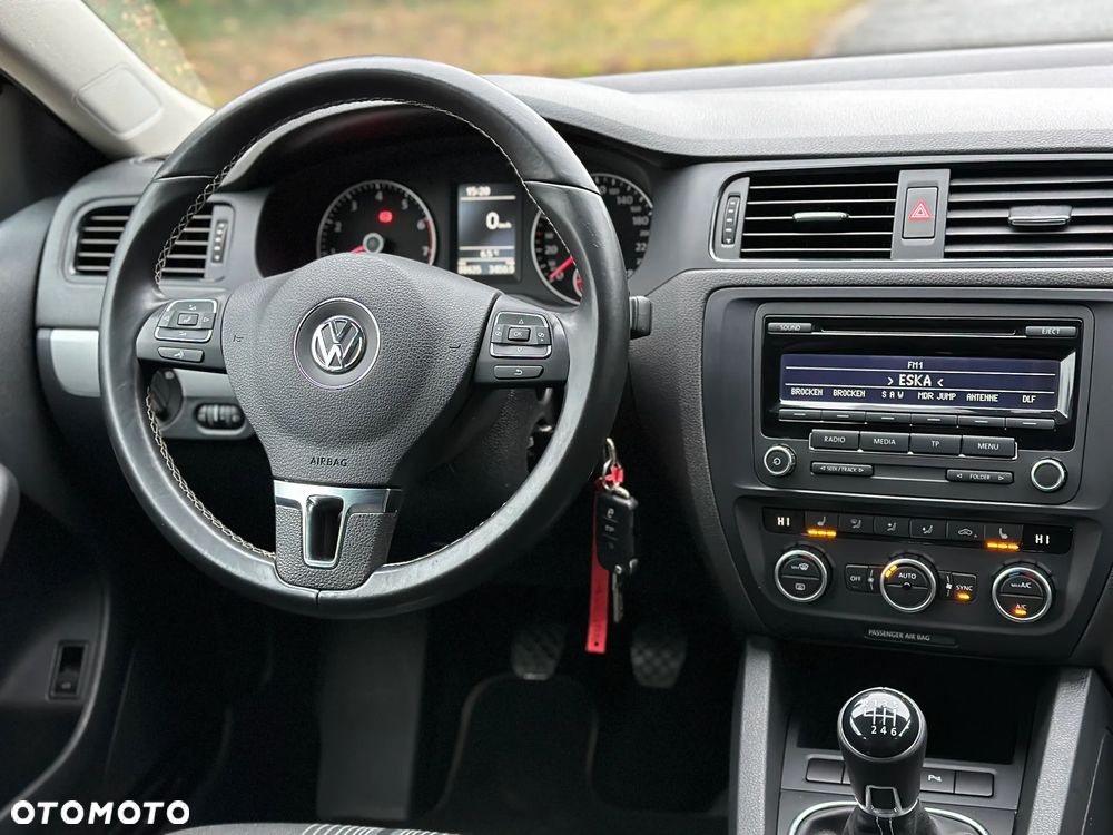 Volkswagen Jetta 1.4 TSI Match - 32
