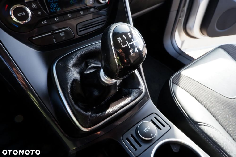 Ford Kuga 2.0 TDCi 4WD Titanium - 22