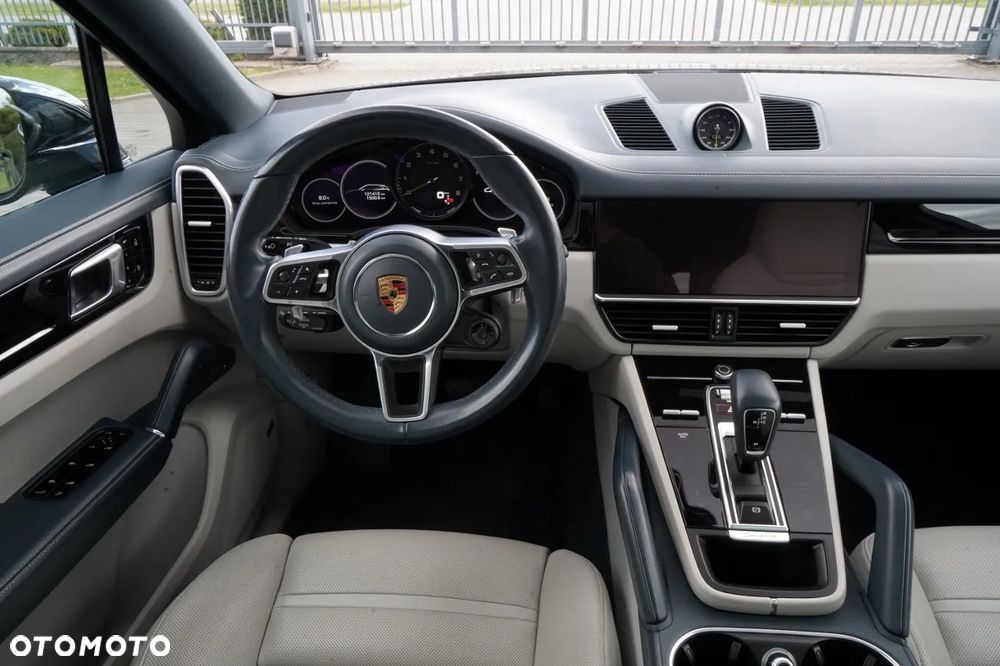 Porsche Cayenne Platinum Edition - 24
