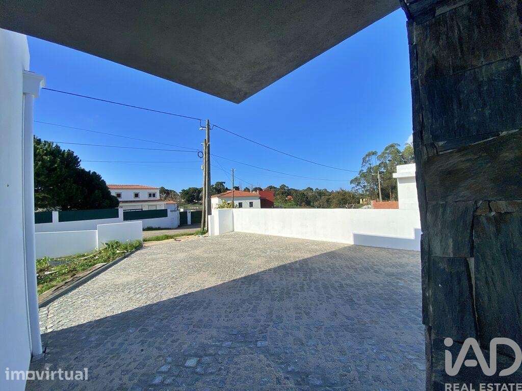 Casa / Villa T3 em Caldas da Rainha - Nossa Senhora do Pópulo, Coto e - Grande imagem: 3/30