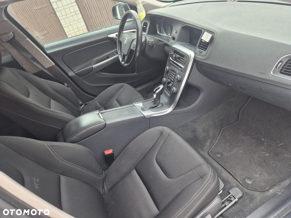 Volvo V60 D2 Geartronic Summum - 17