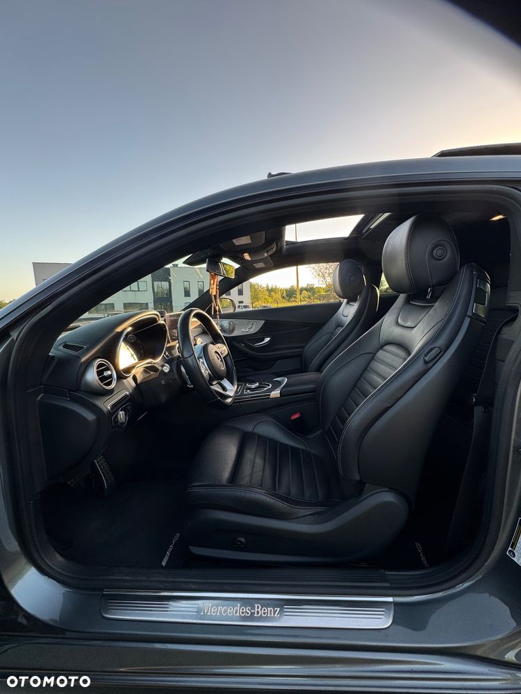 Mercedes-Benz Klasa C 300 9G-TRONIC - 4