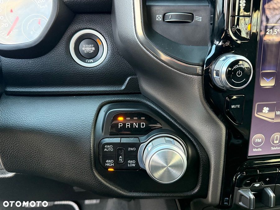 RAM 1500 Crew Cab Sport - 25