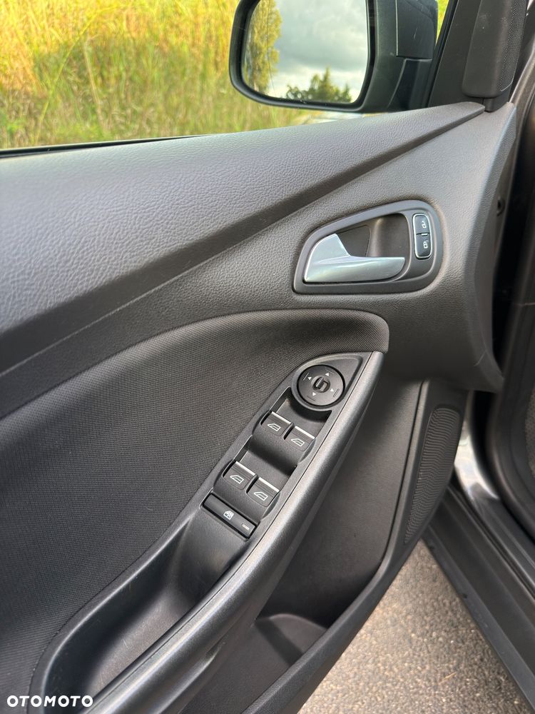 Ford Focus 1.5 EcoBoost Active - 11