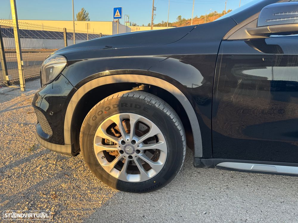 Mercedes-Benz GLA 220 CDI 7G-DCT Urban - 4