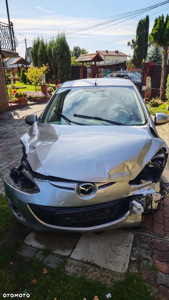 Mazda 2 - 3
