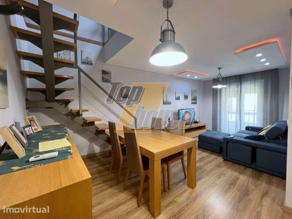 APARTAMENTO T2 + APROVEITAMENTO DE SÓTÃO | TOTALMENTE REMODELADO - Grande imagem: 3/21