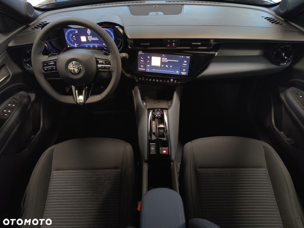 Alfa Romeo Junior 1.2 mHEV Ibrida eDCT - 13