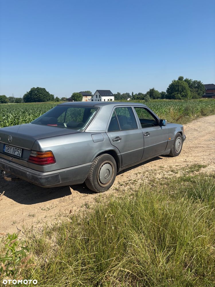 Mercedes-Benz W124 (1984-1993) - 16