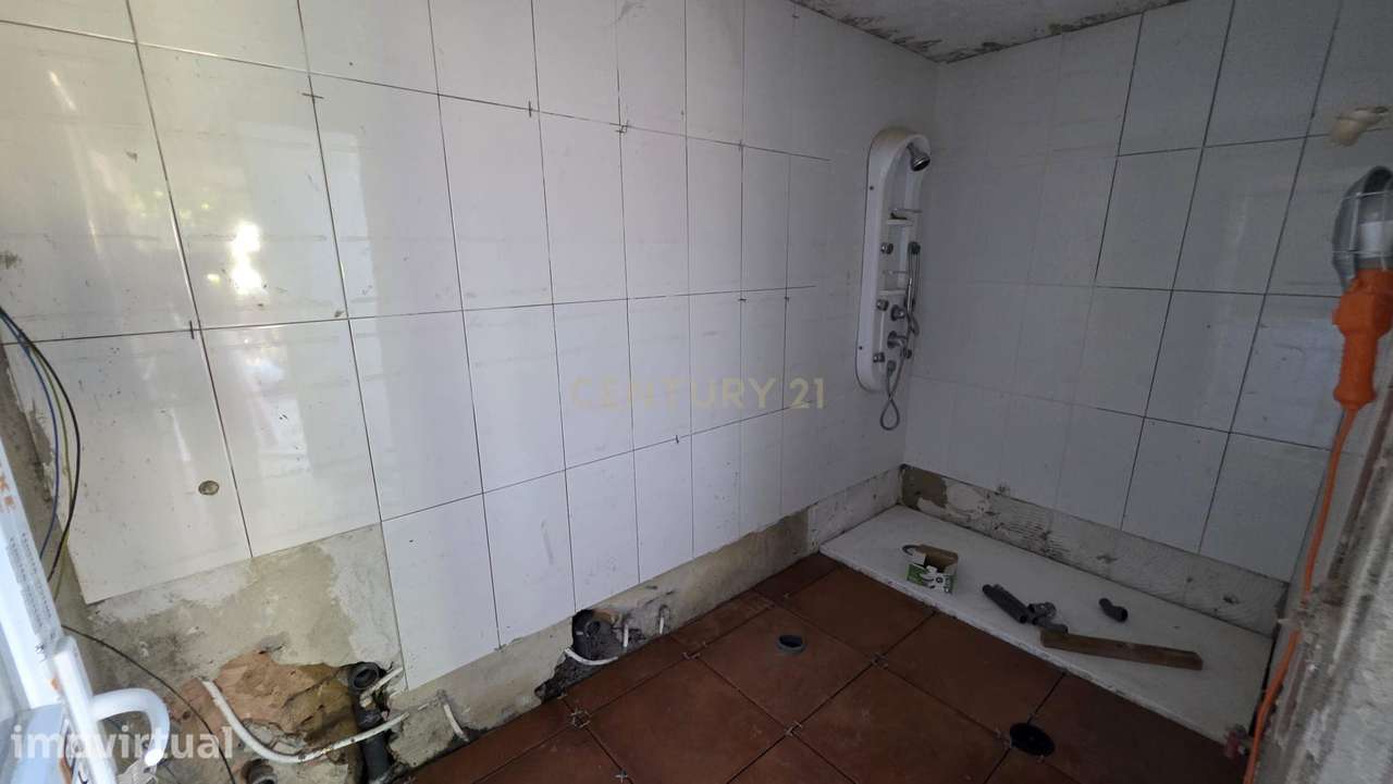 Espaçosa Moradia T4 em Fráguas, Rio Maior, com remodelação Iniciada pa - Grande imagem: 4/35