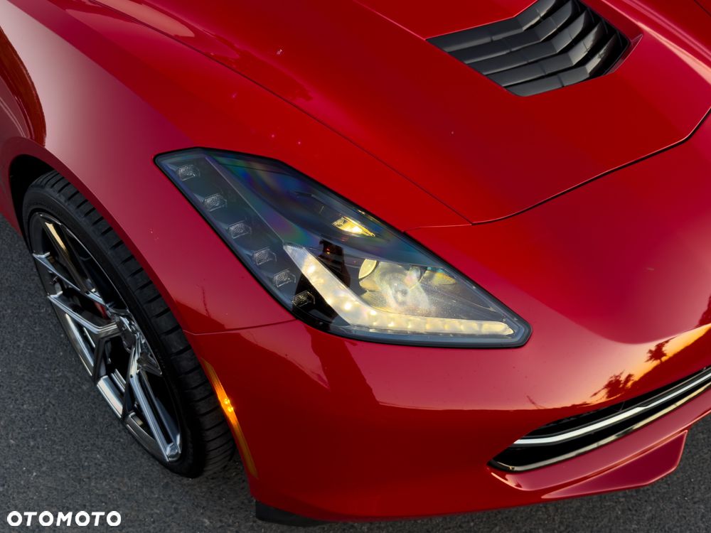 Chevrolet Corvette - 25