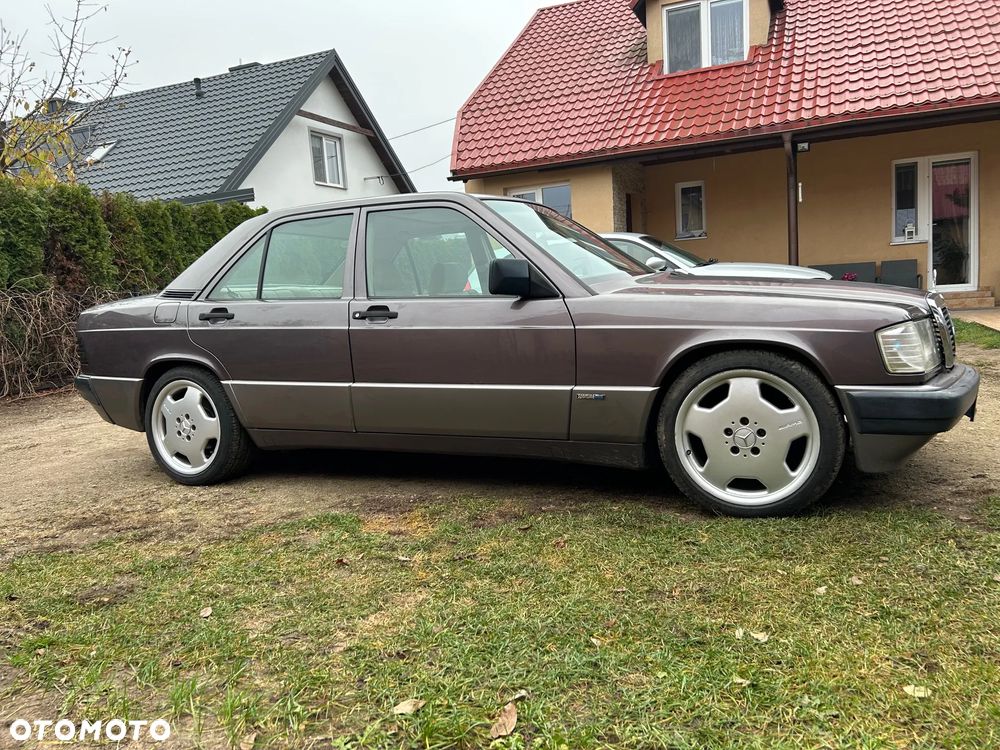 Mercedes-Benz W201 (190) - 2