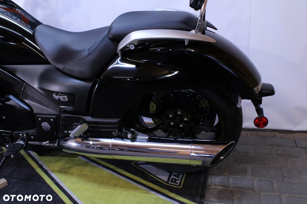 Honda GL - 24