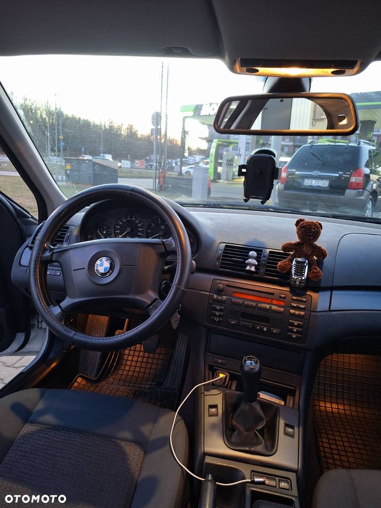 BMW Seria 3 318i - 13