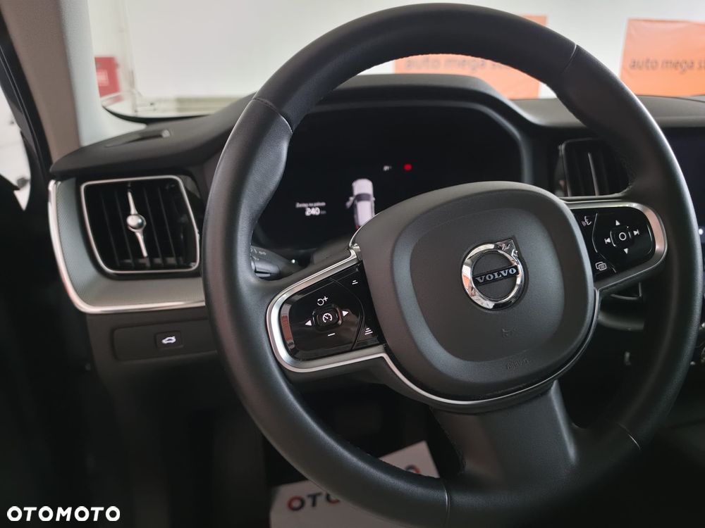 Volvo XC 60 B4 B Plus Dark - 10