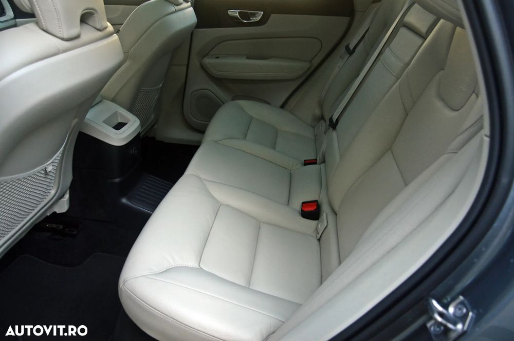 Volvo XC 60 T8 Twin Engine AWD Geartronic Inscription - 30