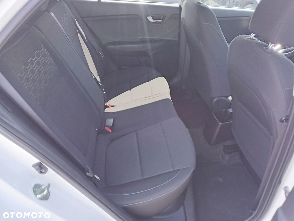 Kia Rio - 13