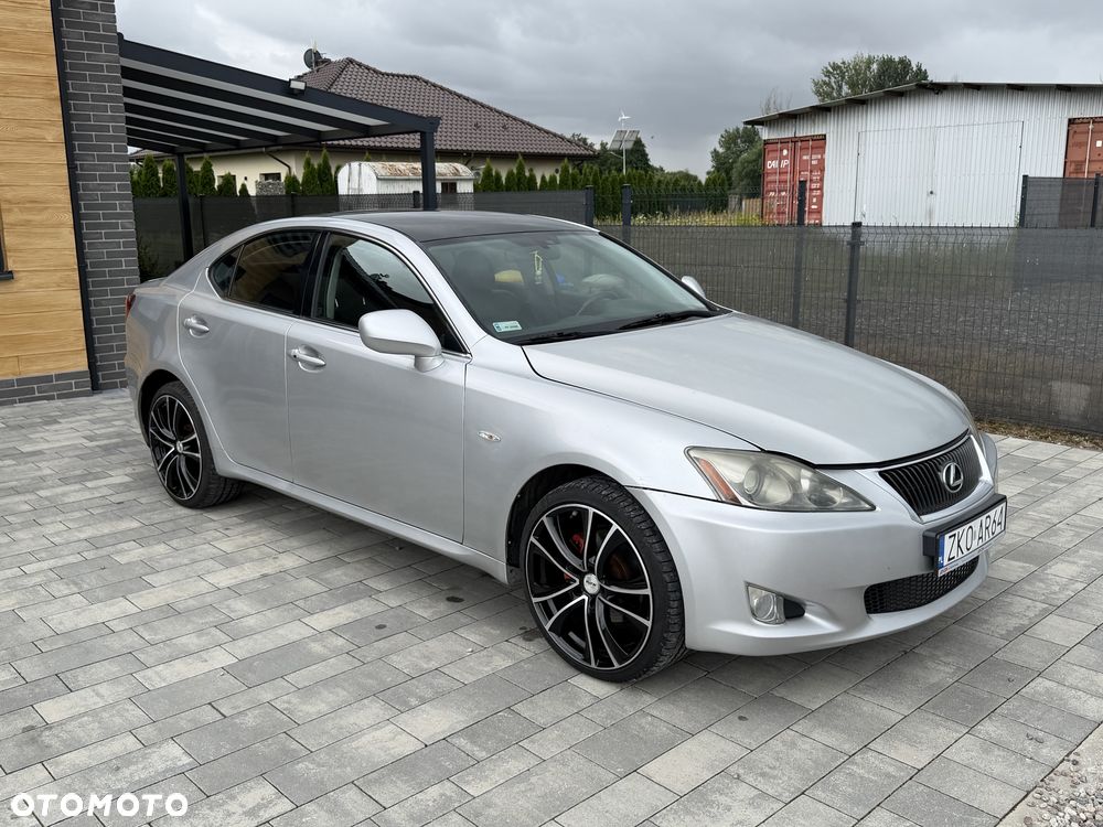 Lexus IS - 1