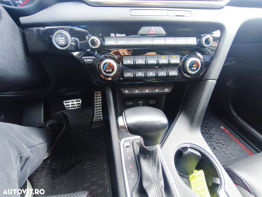 Kia Sportage 1.6 CRDI AWD Eco-Dynamics+ (48V M-H) DCT GT LINE - 10