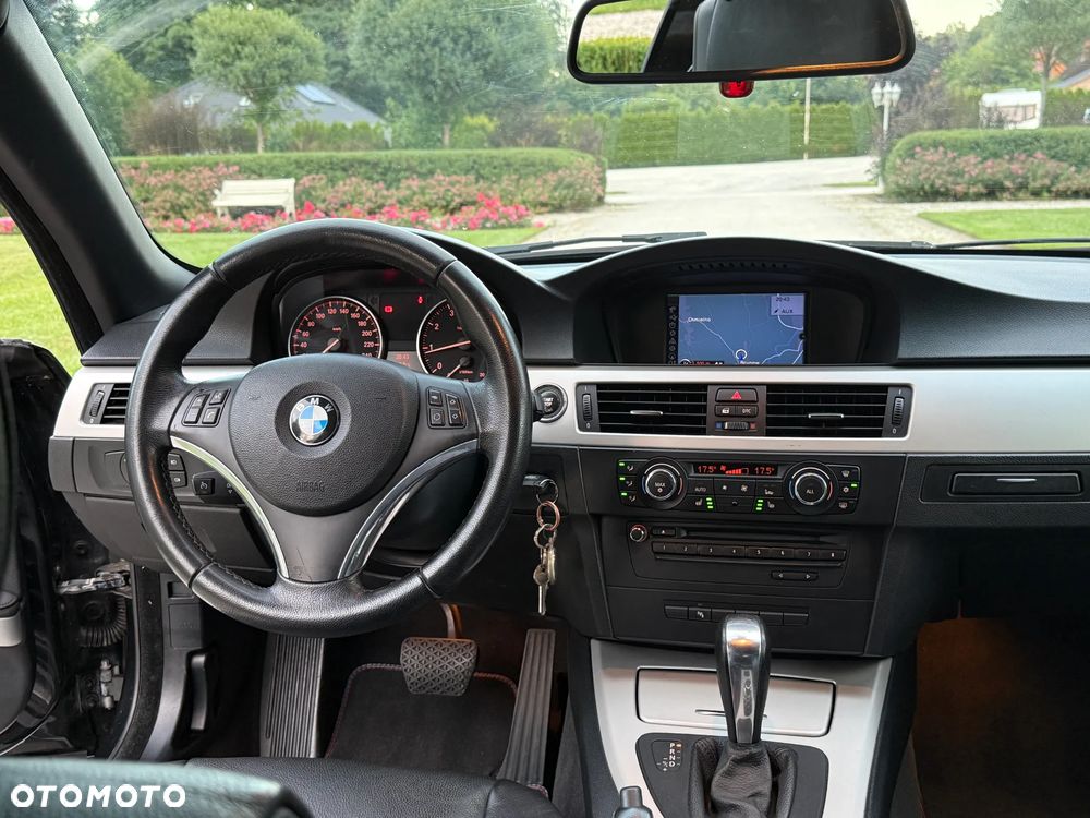 BMW Seria 3 320i - 23