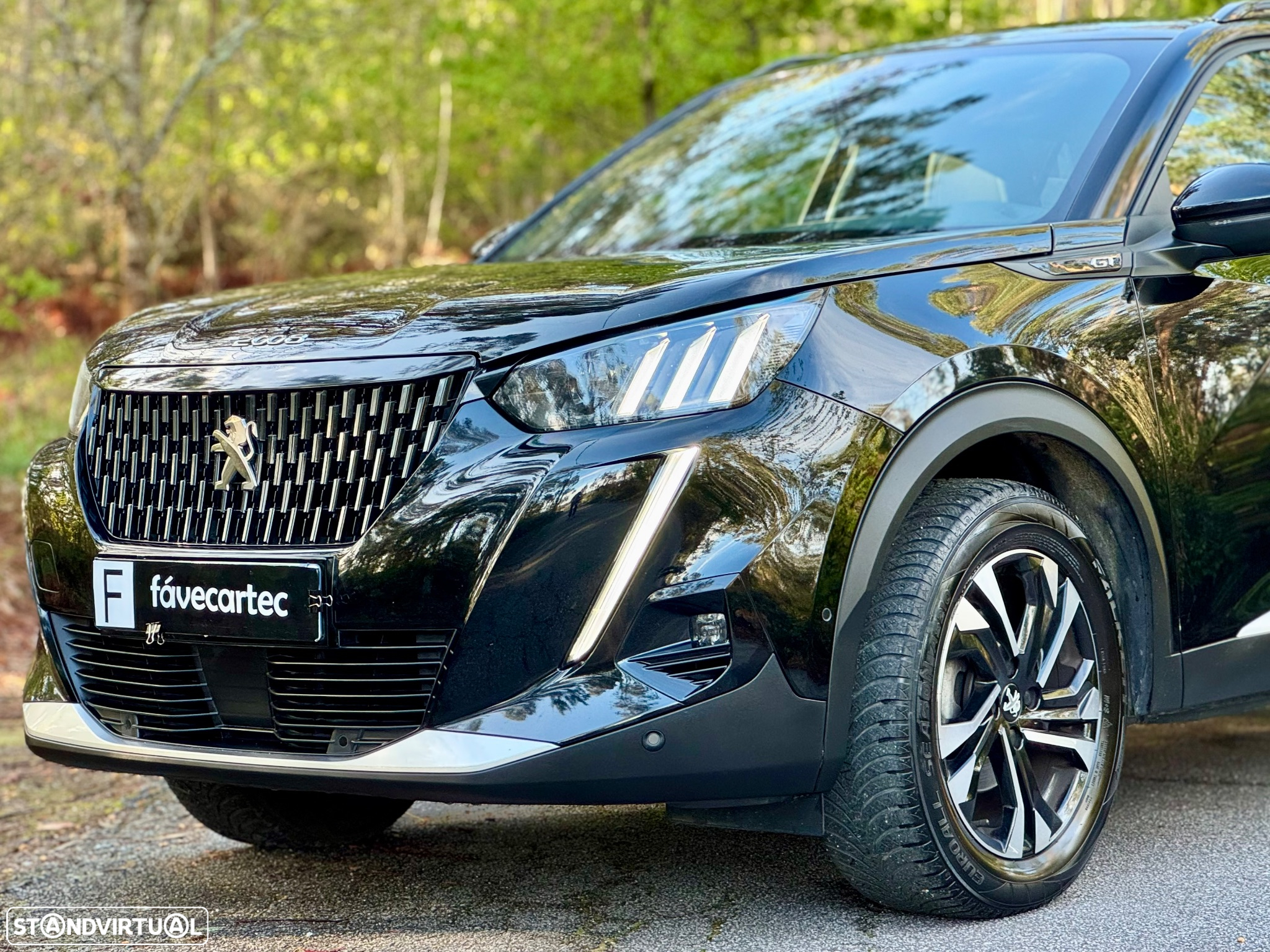 Peugeot 2008 1.2 PureTech GT - 23
