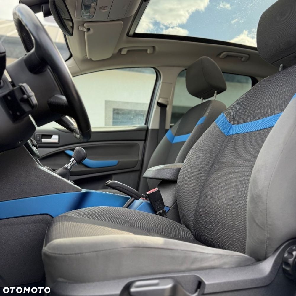 Ford Kuga - 24