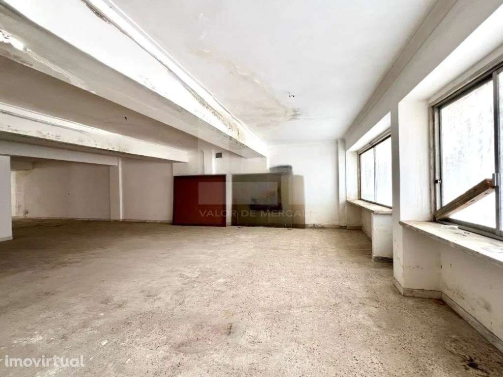 LOJA NO CACÉM - Grande imagem: 2/13