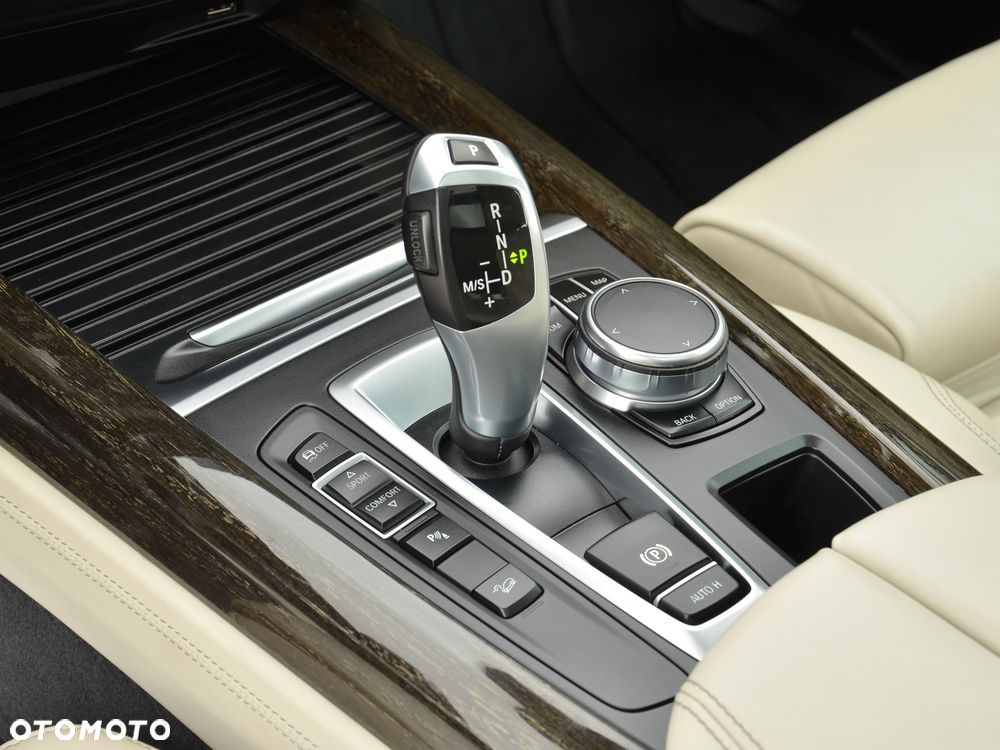 BMW X5 xDrive30d - 23