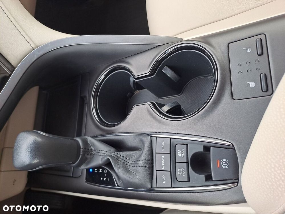 Toyota Camry 2.5 Hybrid Comfort CVT - 18