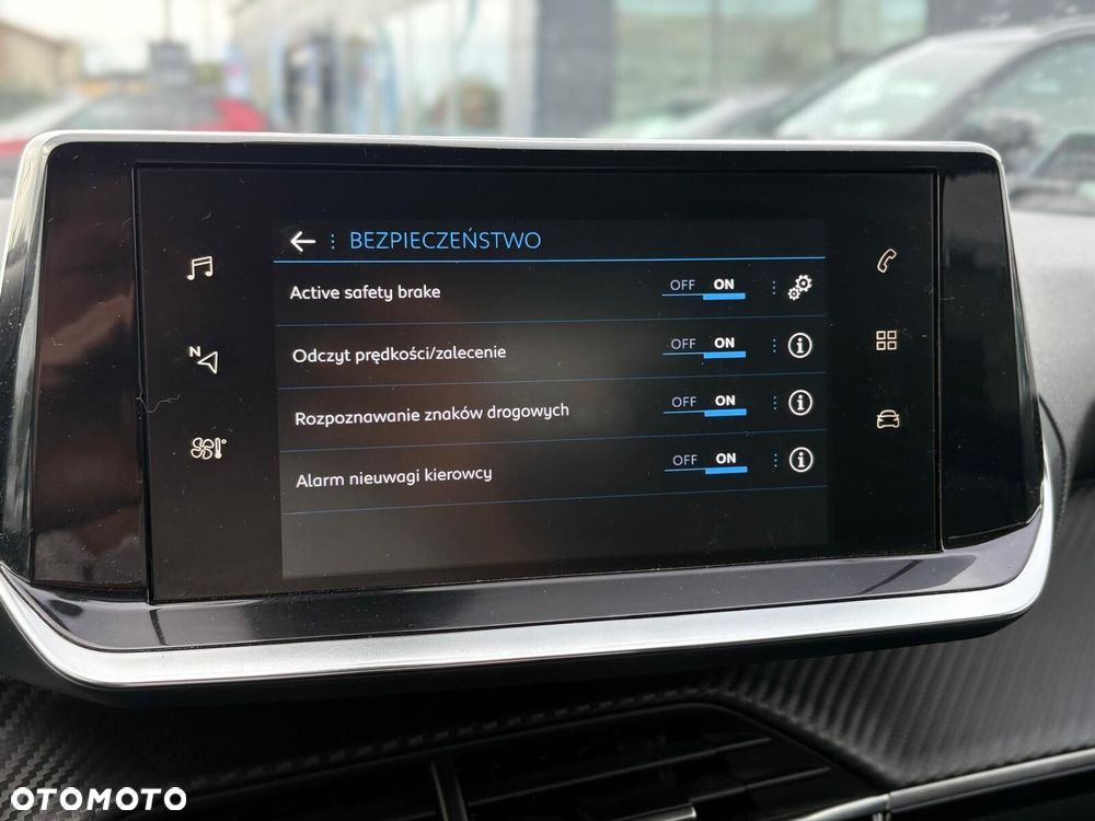 Peugeot 2008 PureTech 130 Allure S&S EAT8 - 13