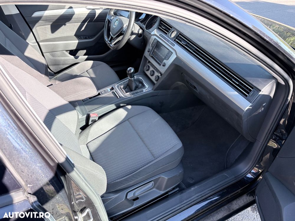 Volkswagen Passat - 8
