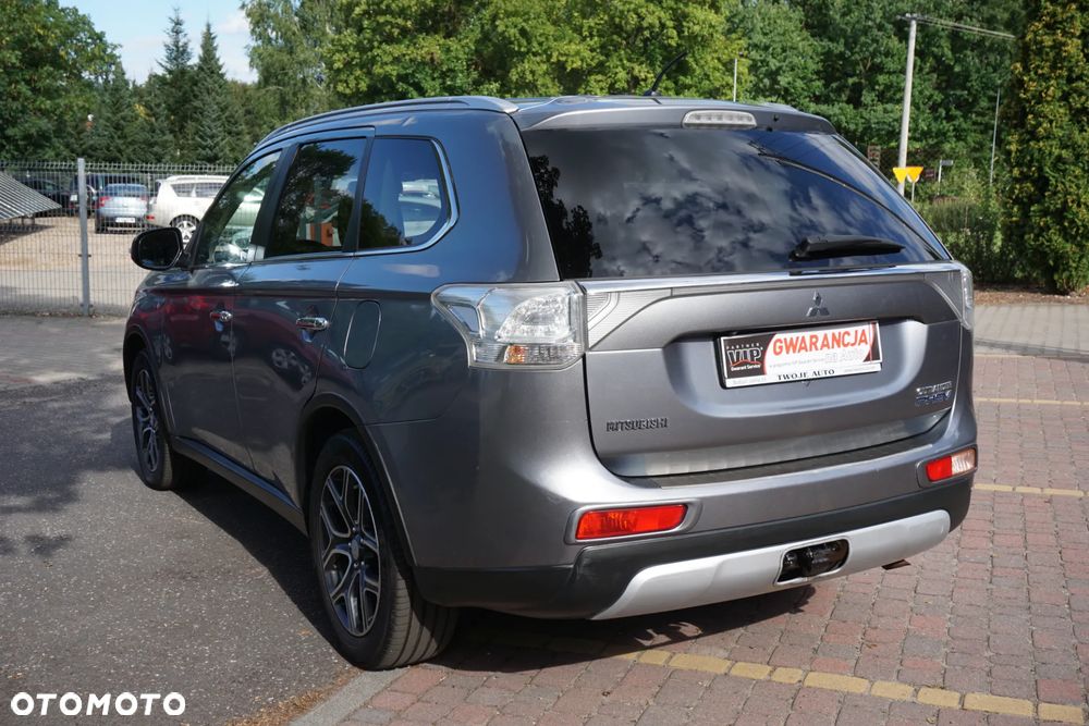 Mitsubishi Outlander Instyle NAVI + - 6