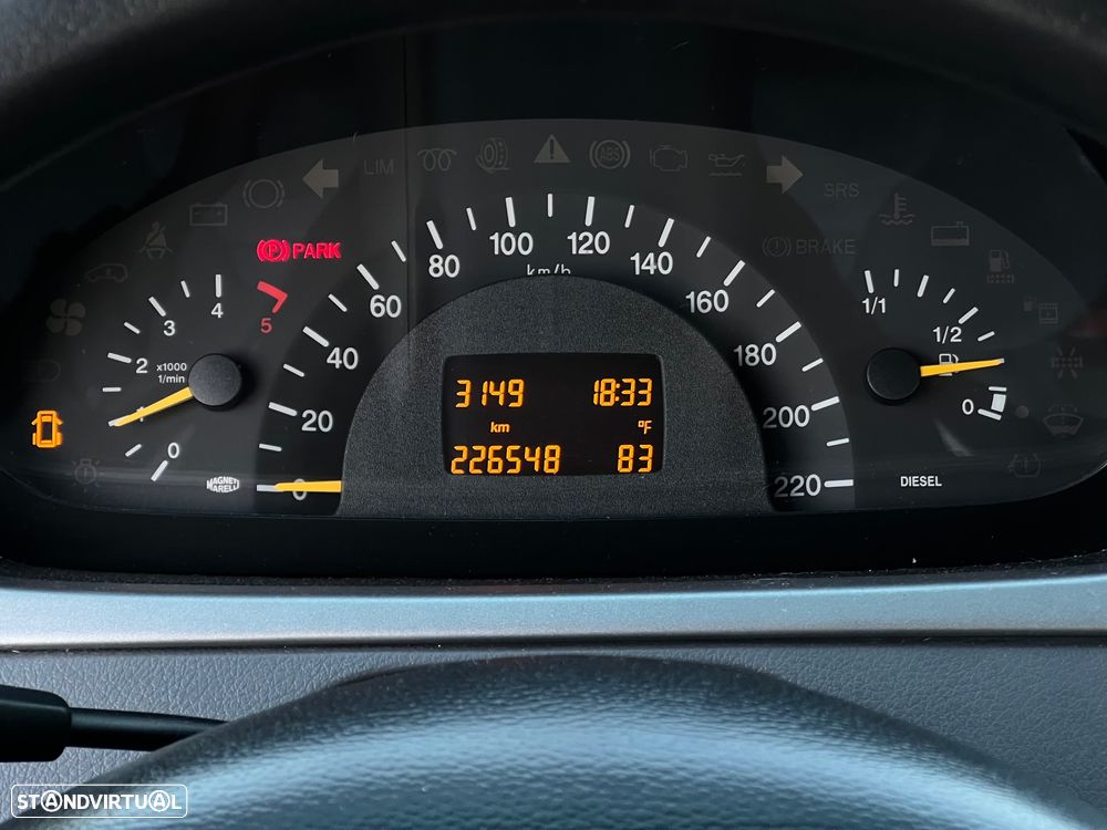 Mercedes-Benz Viano 2.0 CDI Compacta Fun - 21