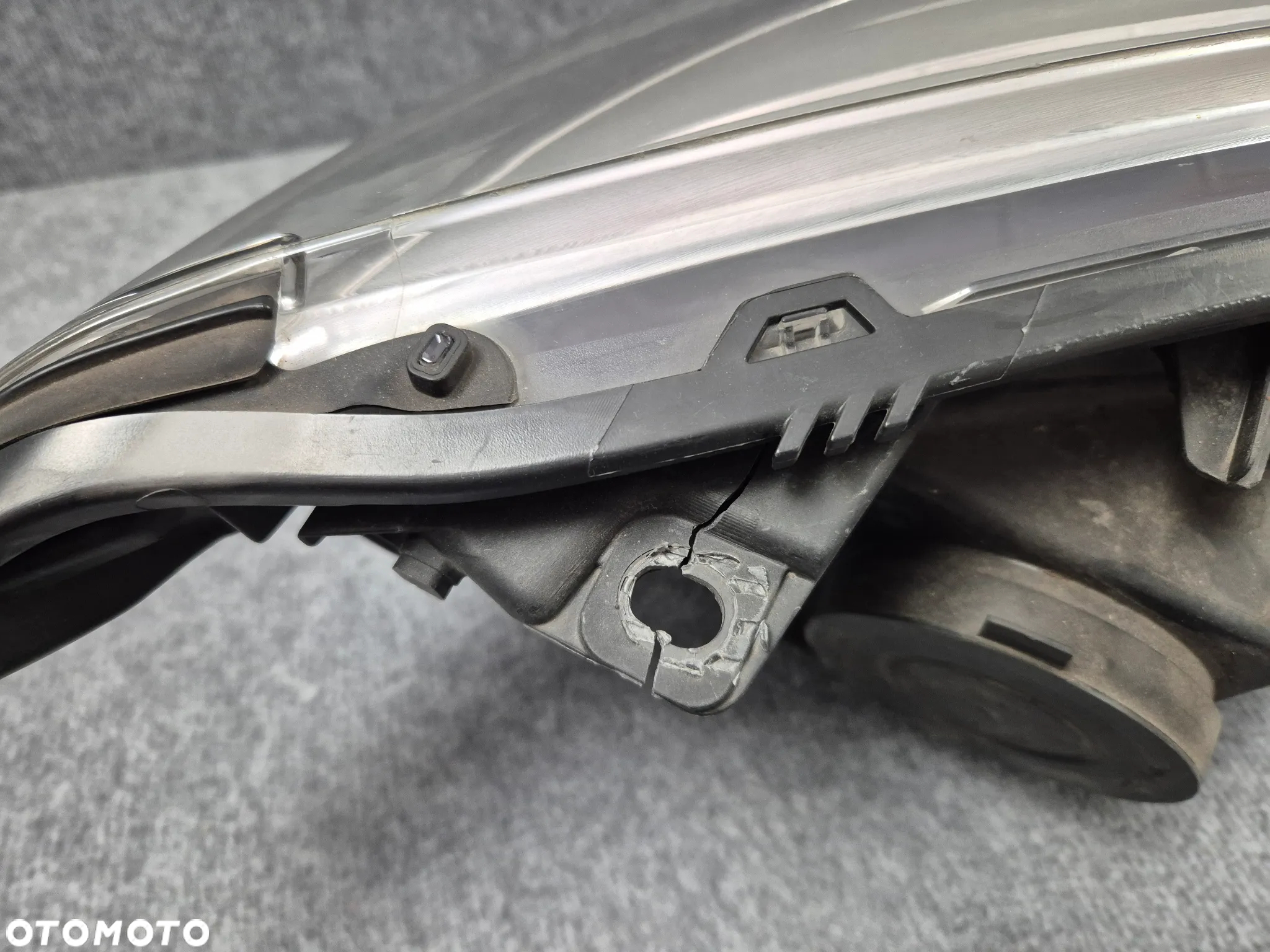 REFLEKTORY LAMPY PRZEDNIE PRAWA + LEWA - RENAULT LAGUNA III LIFT XENON 13-15 - 21