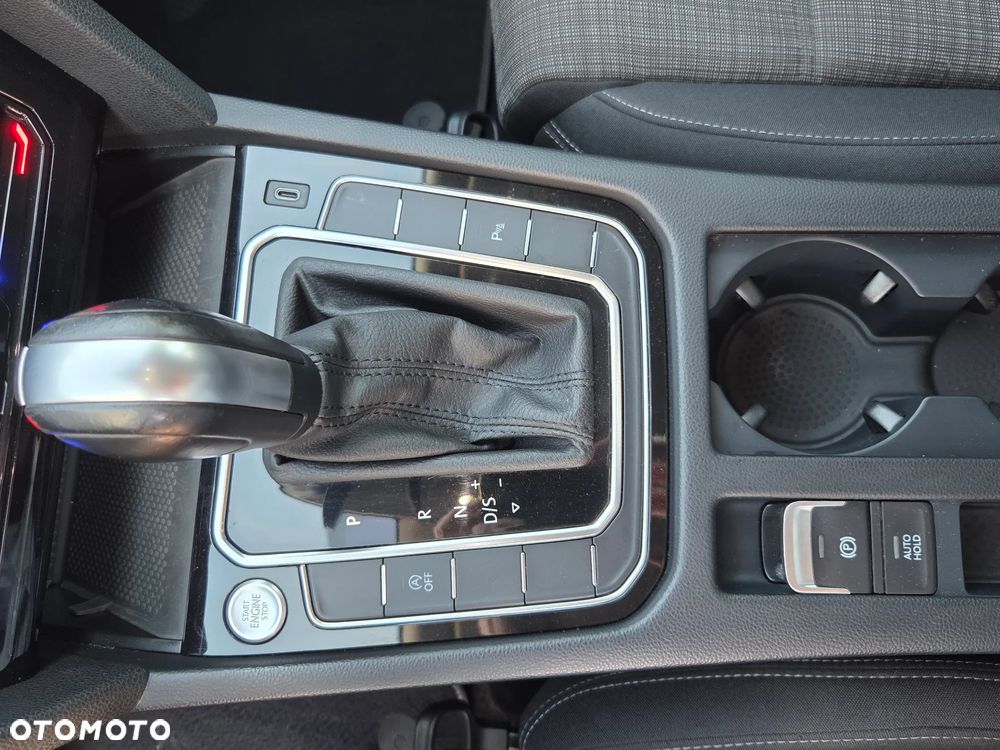 Volkswagen Passat - 14