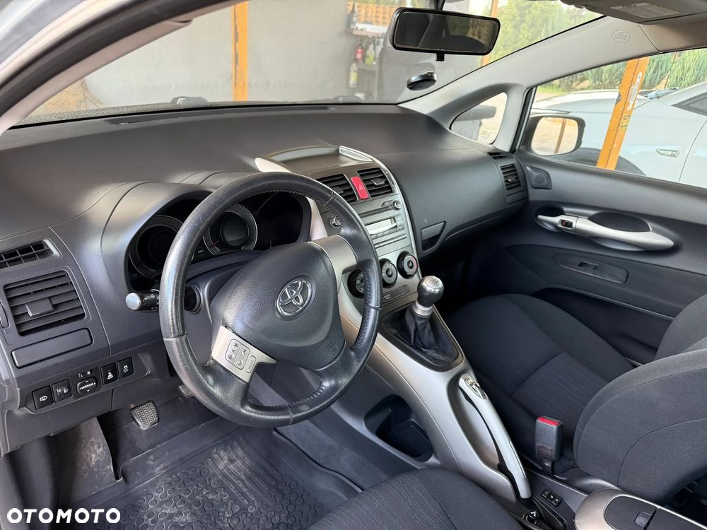Toyota Auris 1.4 D-4D Luna - 5