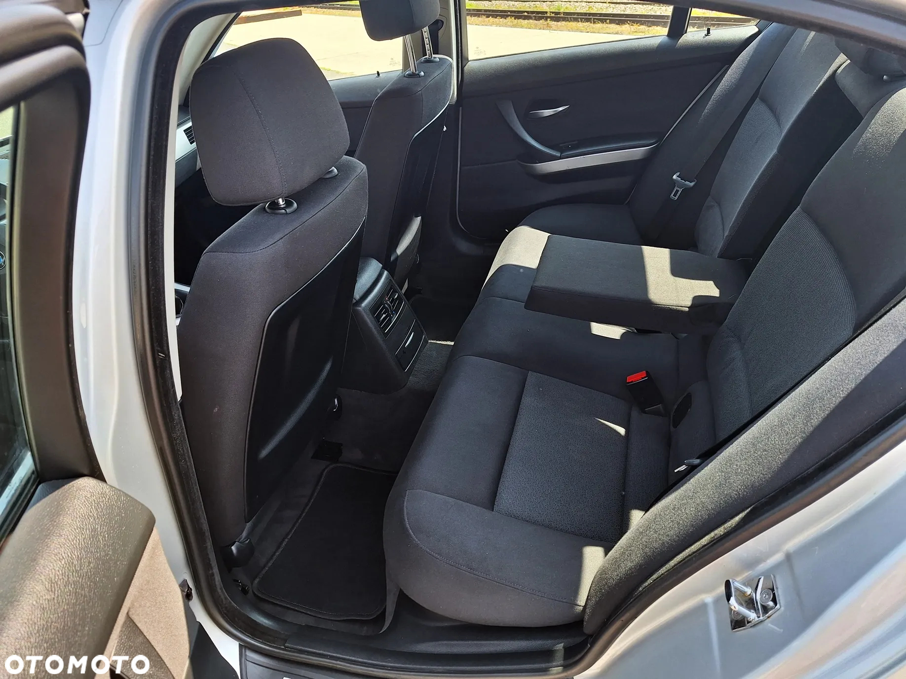 BMW Seria 3 318i - 28
