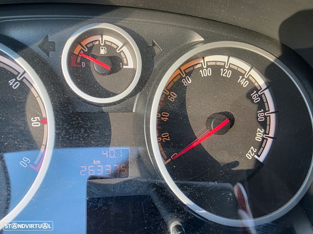 Opel Corsa 1.3 CDTi Enjoy EcoFLEX - 24