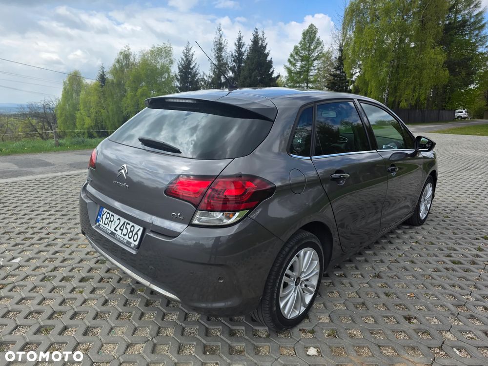 Citroën C4 e-HDi 115 ETG6 Exclusive - 4