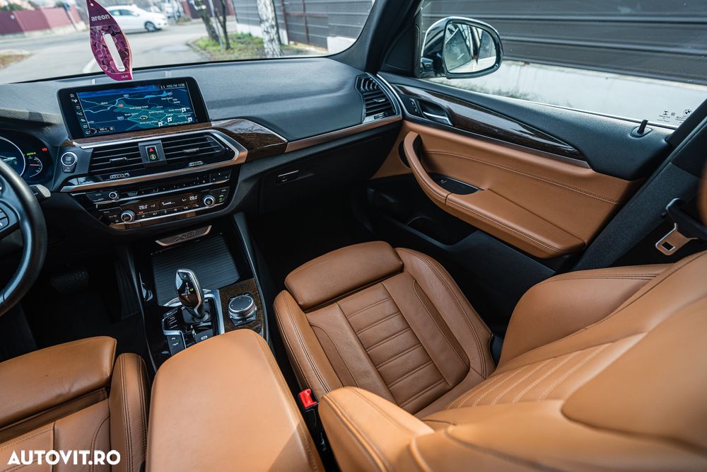 BMW X3 xDrive30i AT Luxury Line - 13